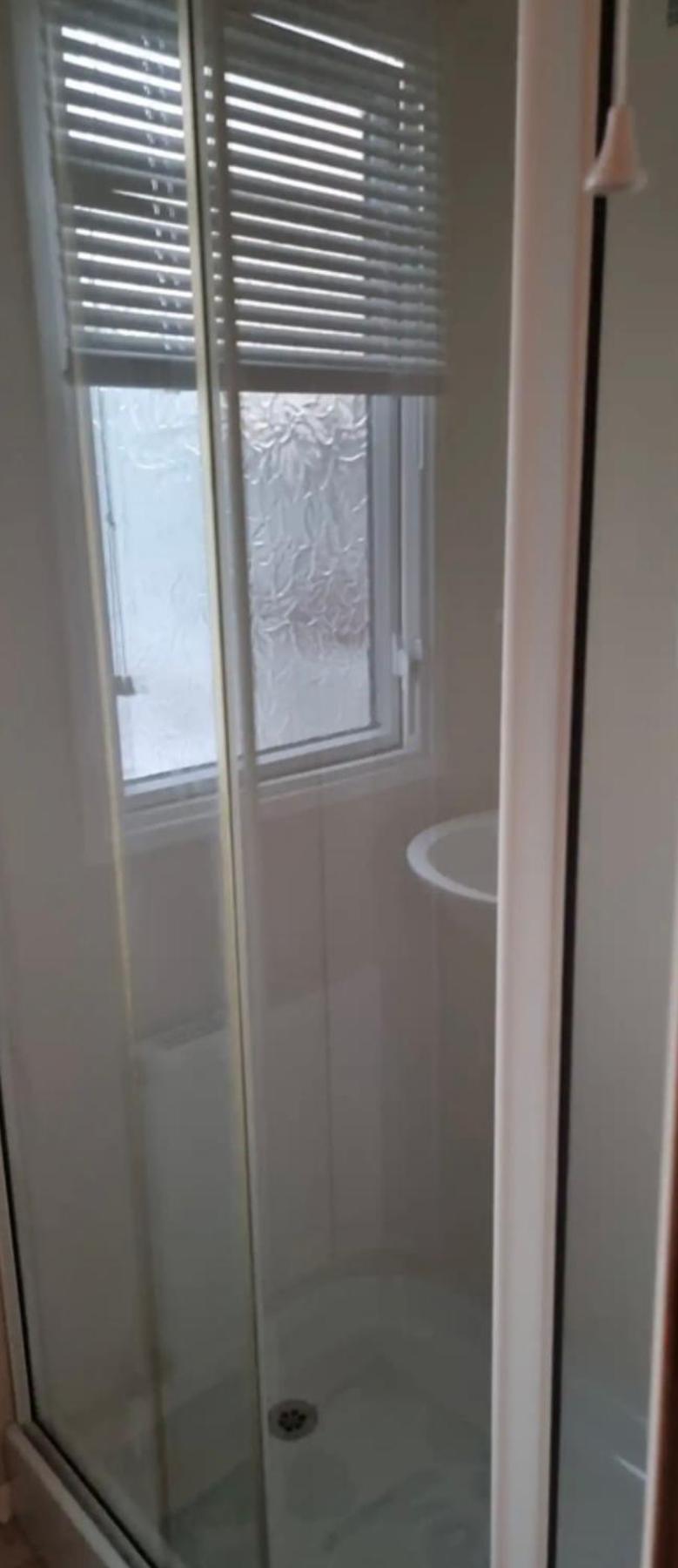 Lido Beach Caravan Prestatyn Exterior foto